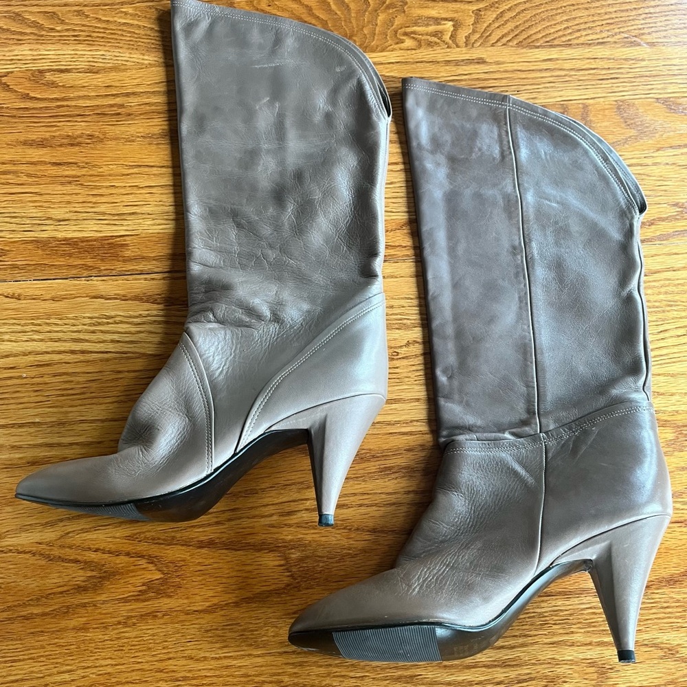 Elegant Tan Leather Women's Boots